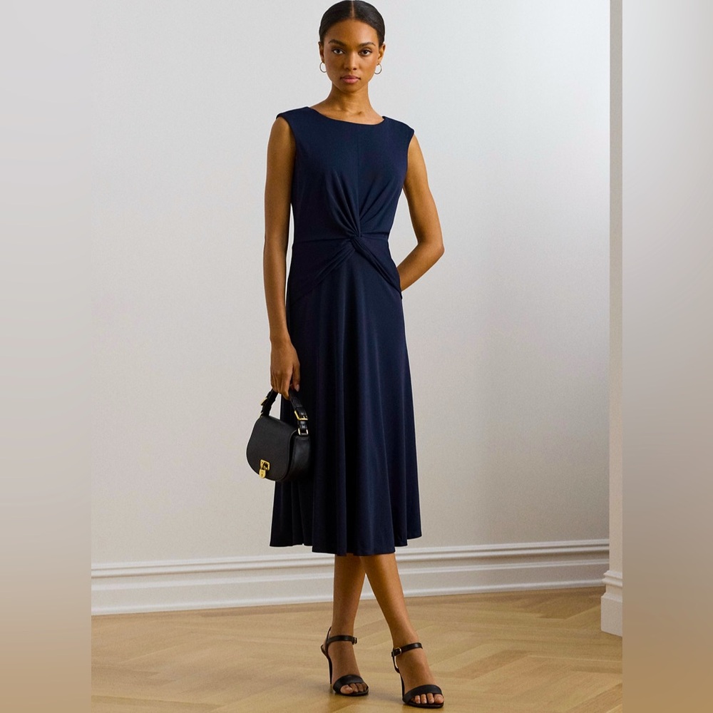 Ralph Lauren twisted front Jersey Dress.
Size 2